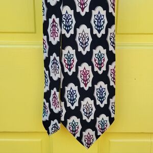 Vintage Michael Austin USA-Made Silk Medallion Necktie – 4” Wide